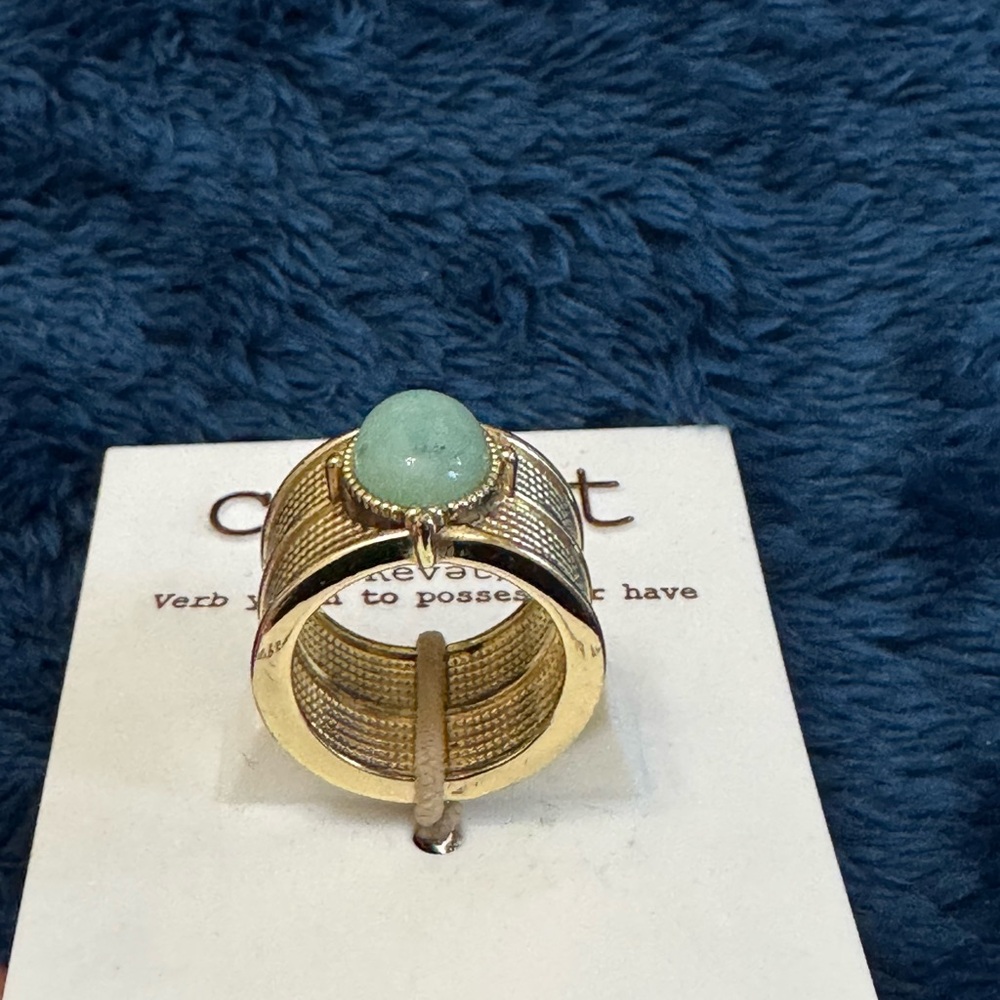 Size 6 ring - Picture 3 of 6